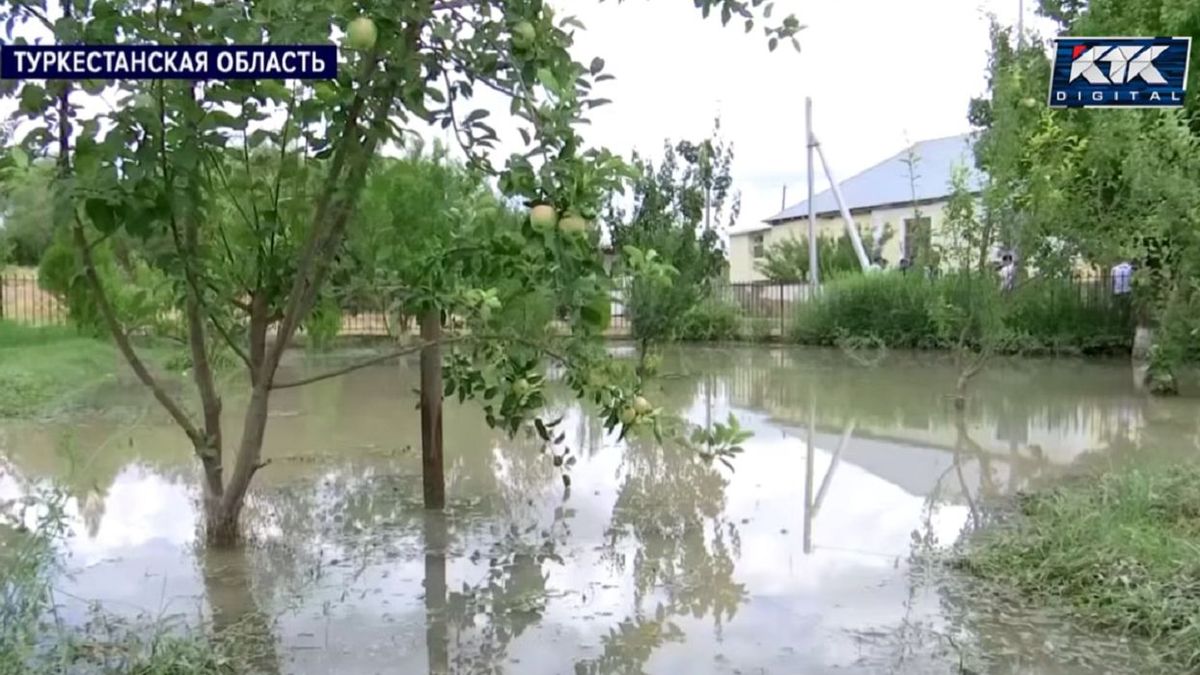 Дождь, который длился всего 15 минут, обернулся наводнением в Кентау