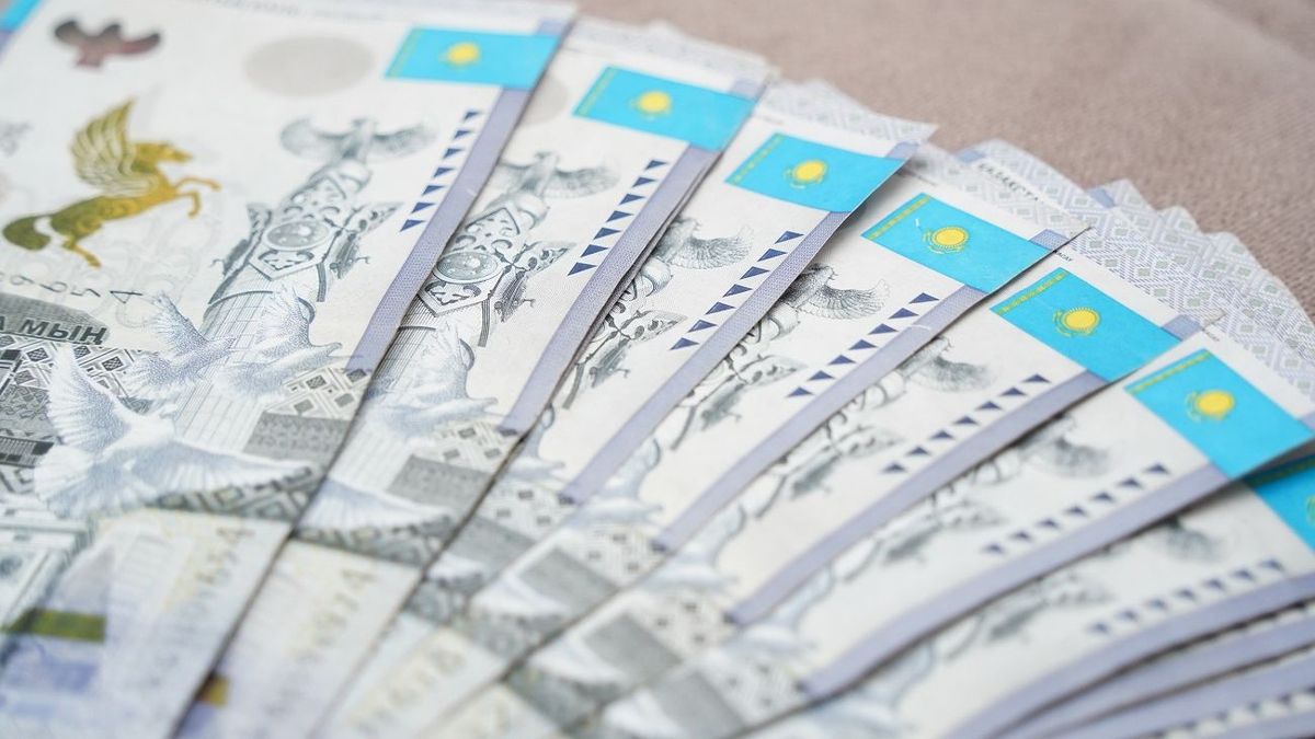 Актюбинцу выплатят на работе более 10 млн тенге