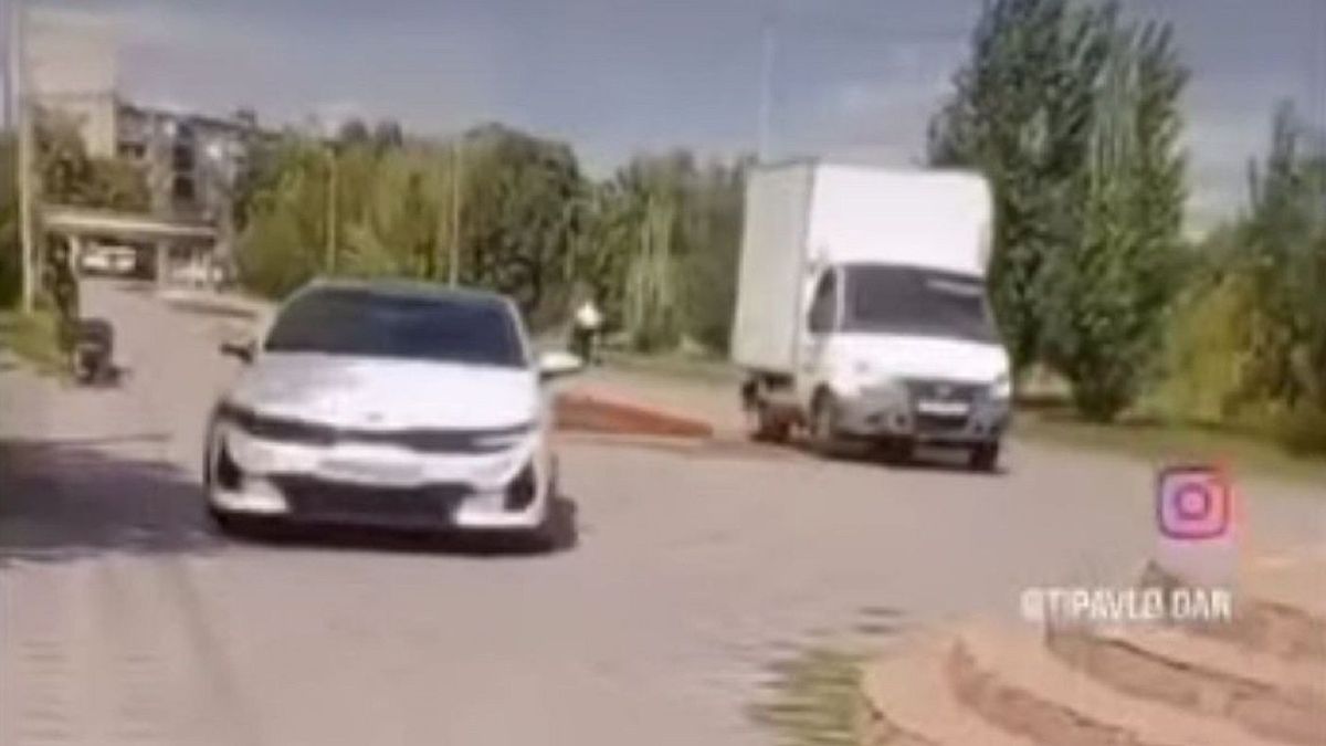 «ГАЗель» и легковушка разъезжали по парку в Павлодаре: водителей наказали (видео)
